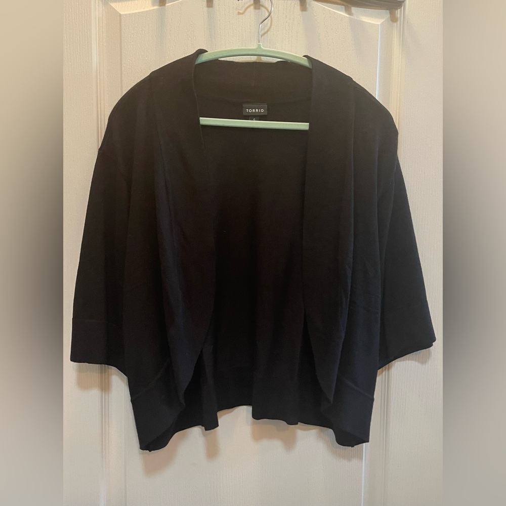 Torrid 1/2 Sleeve Cropped Shrug Size 6